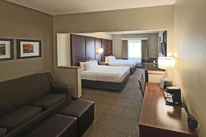Room 27 of 36