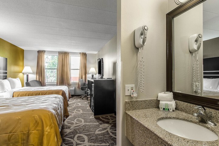 Room 9 of 31