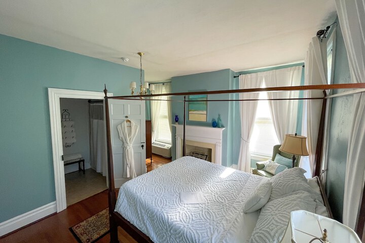 Room 18 of 55