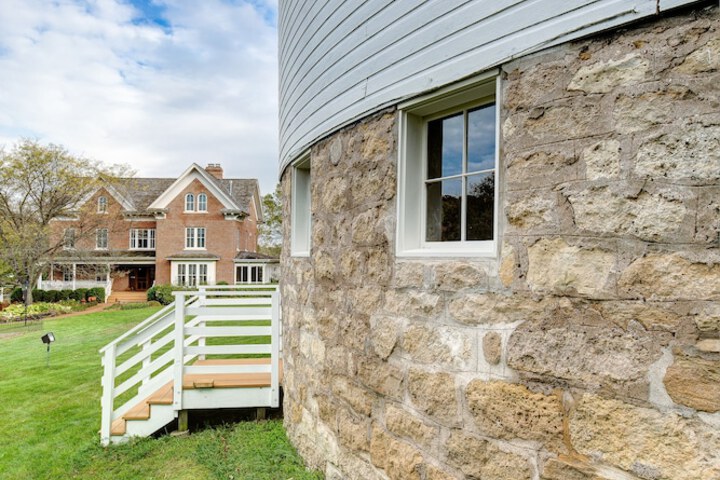 Round Barn Farm B & B Event Center