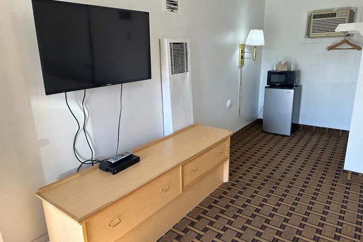 Room 21 of 40