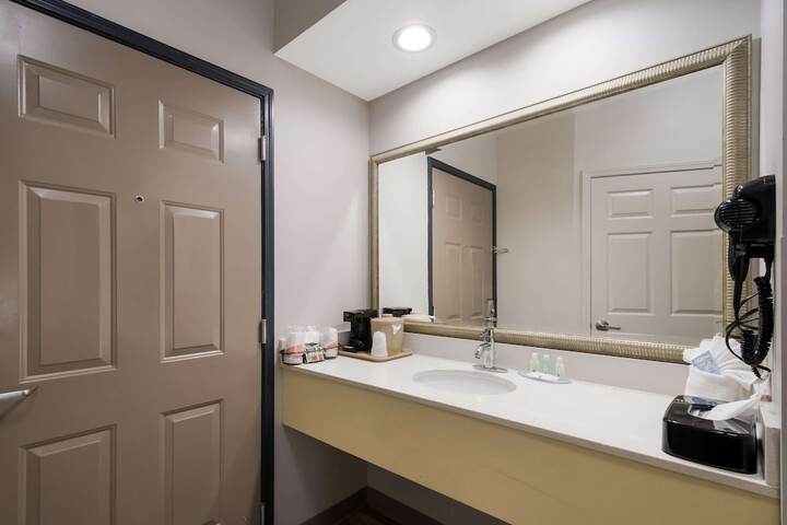 Room 25 of 30