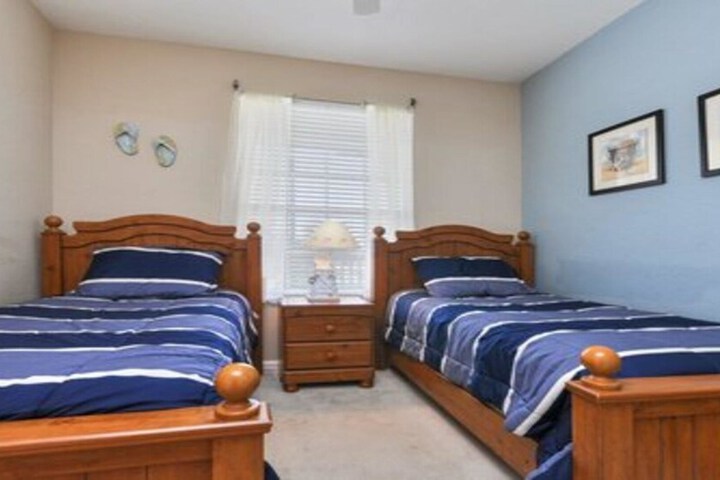 Room 12 of 29