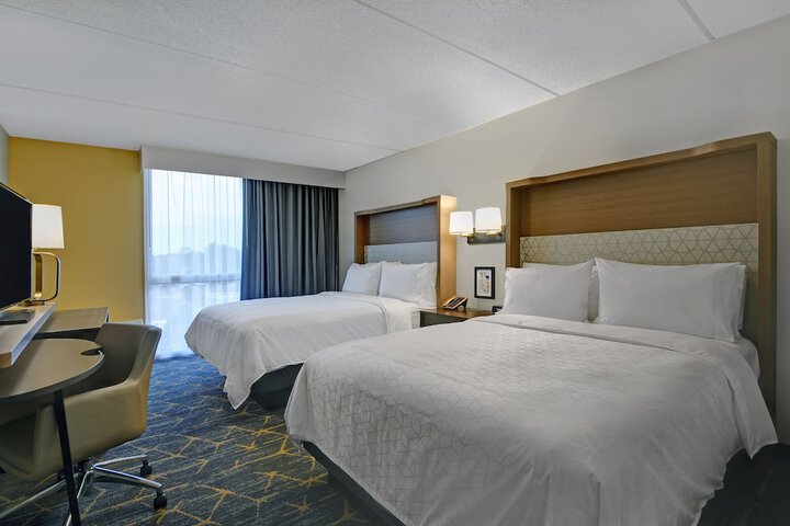 Room 52 of 170