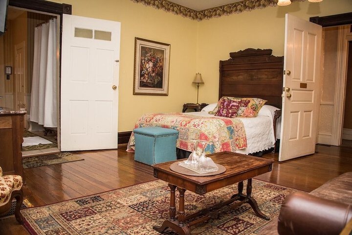 Vandiver Inn