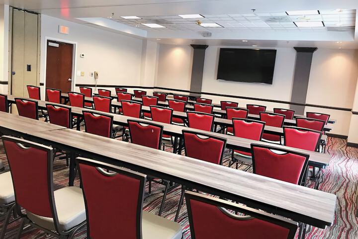 Ramada by Wyndham Suites Orlando Airport