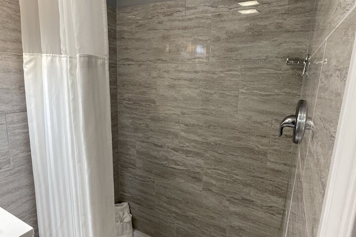 Aquastar Inn