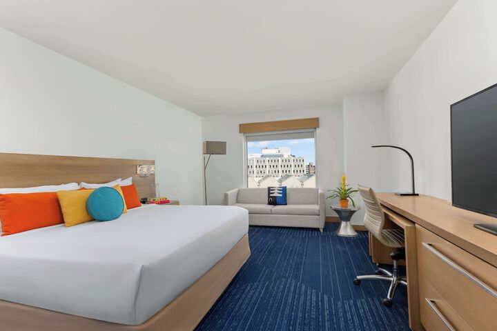 Room 21 of 90