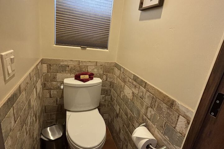 Room 161 of 285