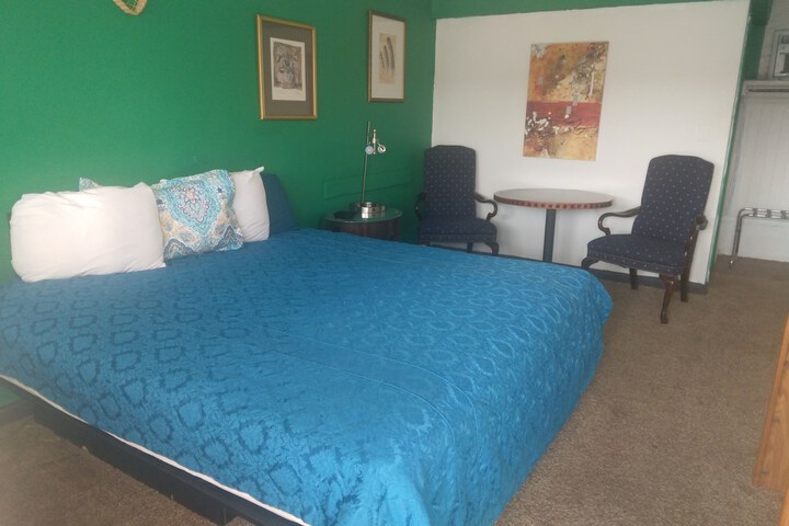 Room 25 of 64