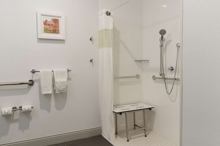 Room 14 of 28