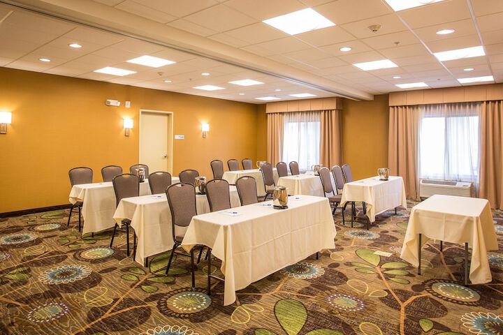 Holiday Inn Express & Suites Pocatello by IHG
