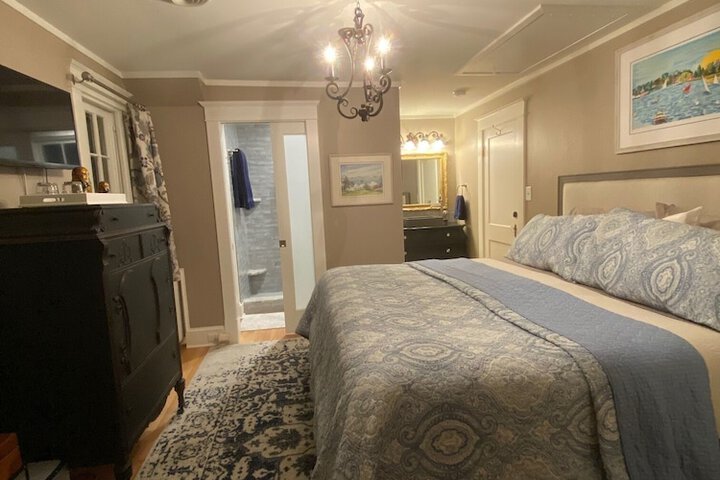 Room 70 of 104