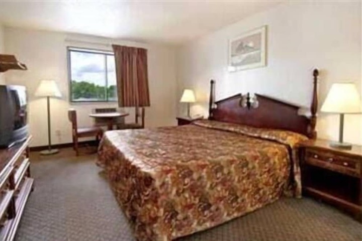 Room 32 of 34