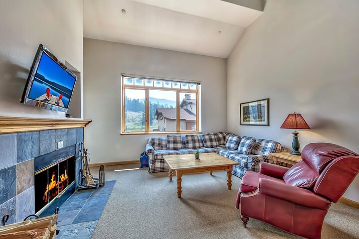 Luxury 2br + Loft Lodge at Kirkwood Unbeatable Location 2 Bedroom Condo by RedAwning