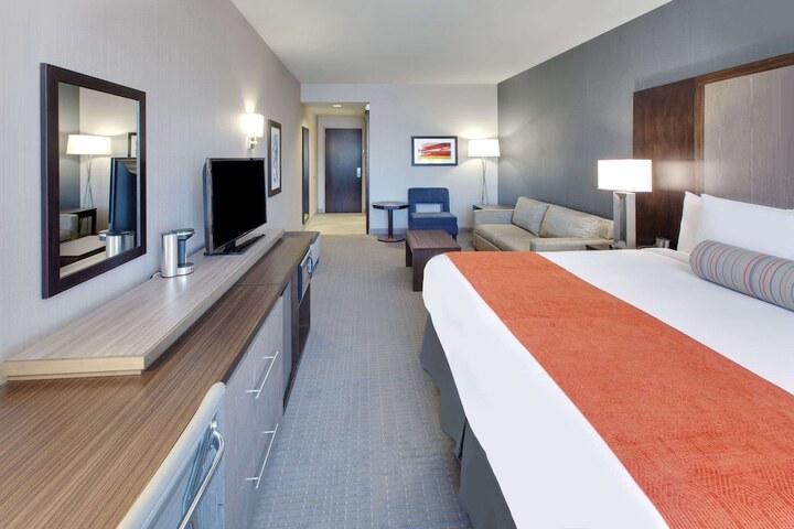 Room 14 of 26