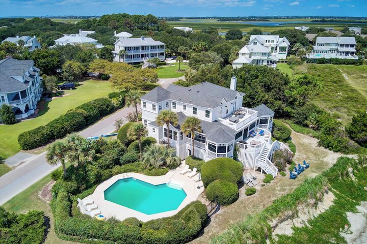 Haven by Avantstay Luxury Beachfront Home w / Pool & Gorgeous Patios