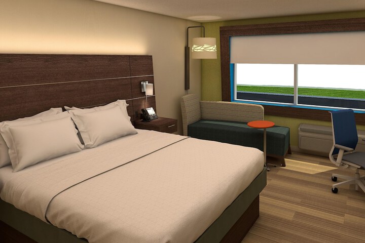Room 13 of 35