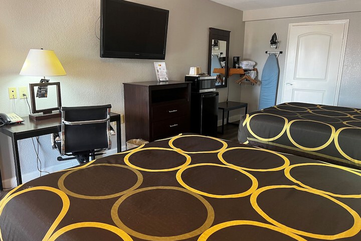 Room 6 of 43