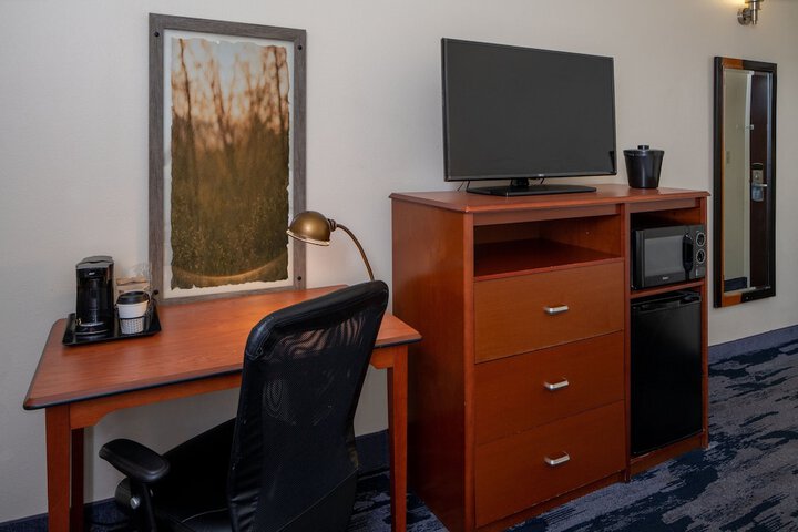 Room 13 of 40
