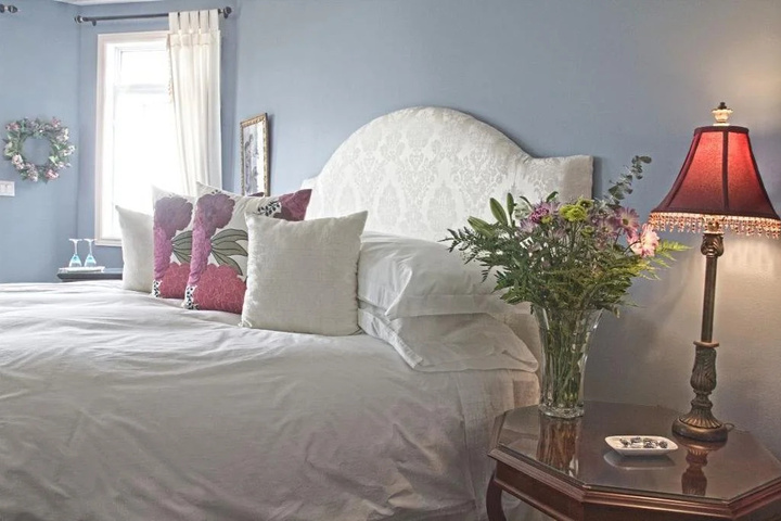 Benaaron Guest House