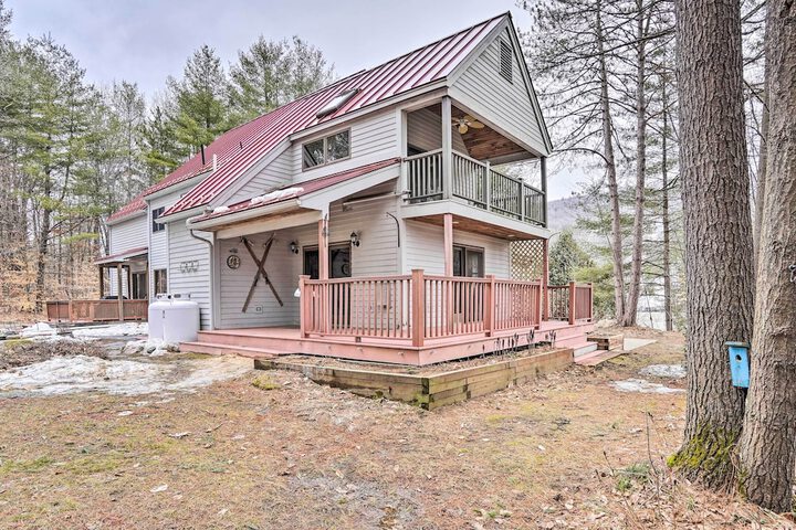 Berkshires Getaway 1 Mi Skiing & Hiking!
