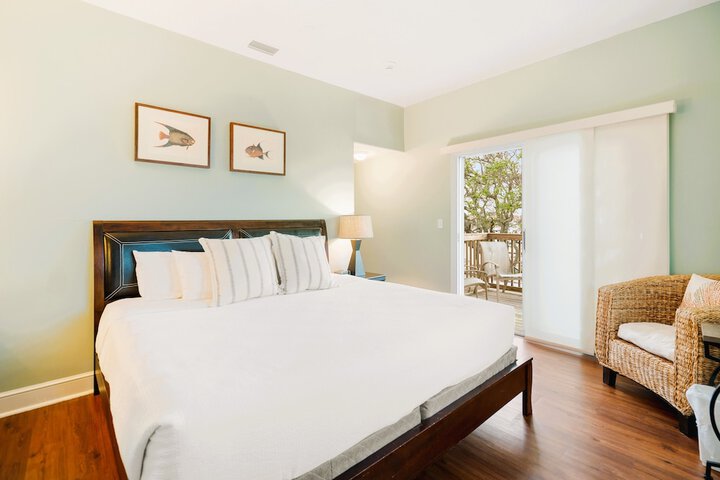 Room 40 of 152