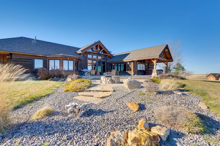 free Spirit Ranch w / Hot Tub & Mountain Views