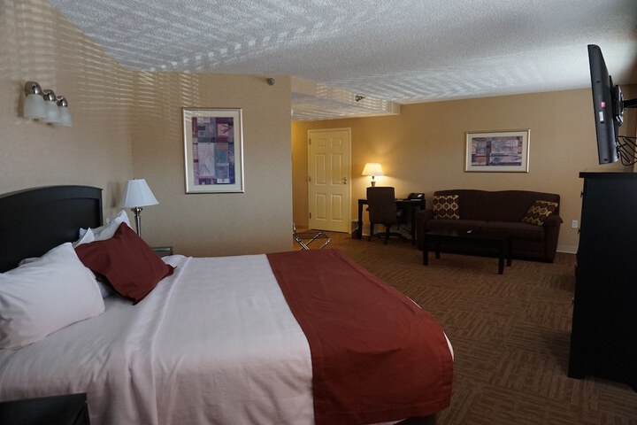 Room 4 of 33