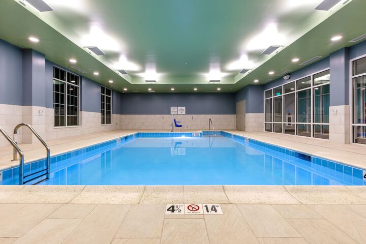Holiday Inn Express & Suites Sturbridge by IHG