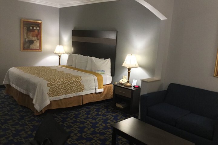 Room 25 of 47
