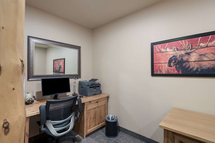Business Center 63 of 63