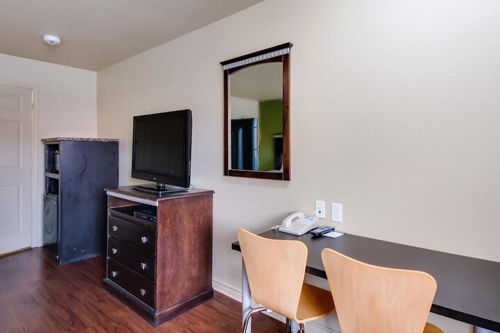 Room 30 of 35