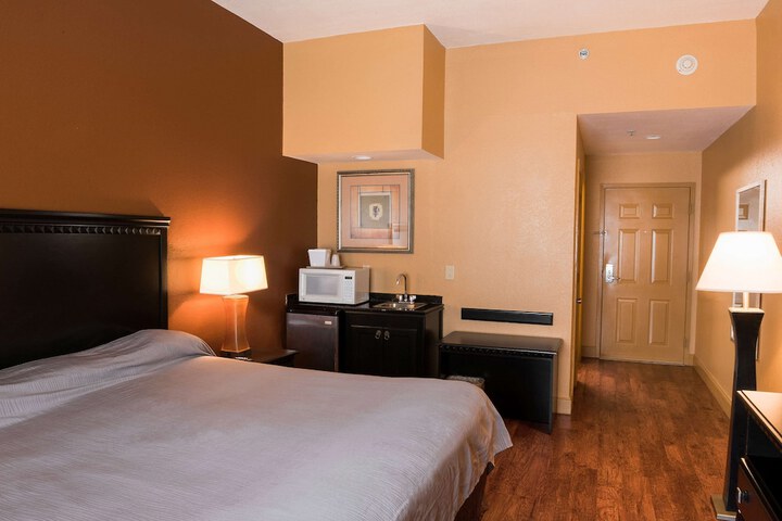 Room 28 of 42