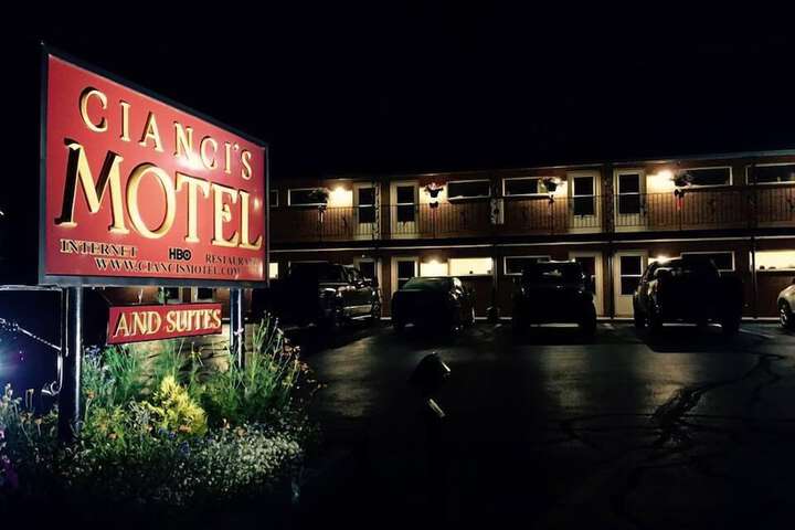 Ciancis Motel and Suites