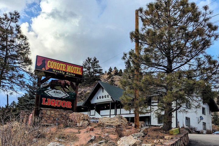 Coyote Motel West