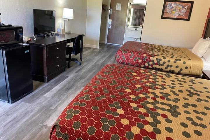 Perry Inn & Suites National Fairground I 75