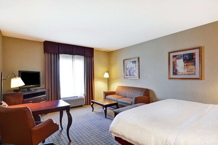 Hampton Inn & Suites Peoria at Grand Prairie IL