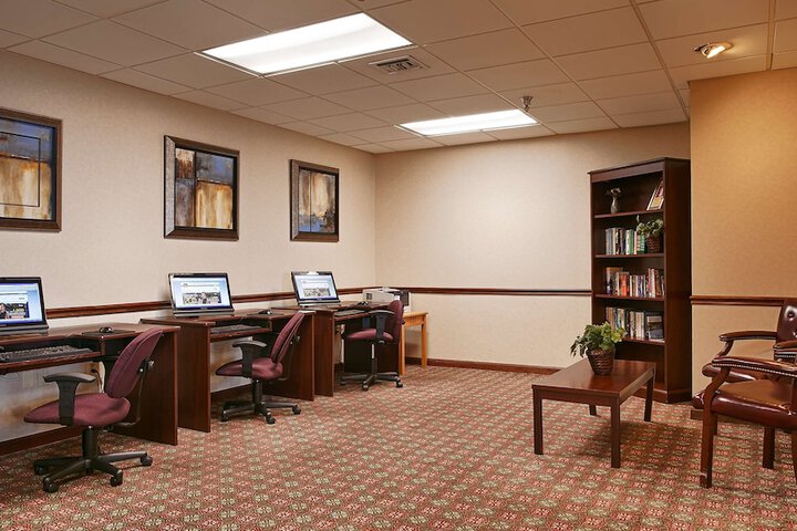 Business Center 35 of 35