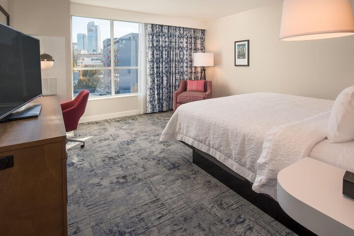 Hampton Inn & Suites Portland-Pearl District