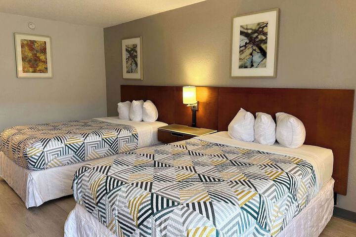 Room 16 of 19