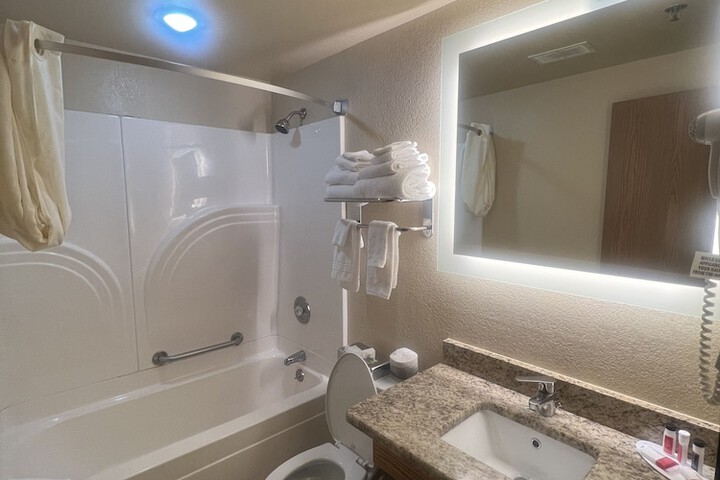 Super 8 by Wyndham Macon