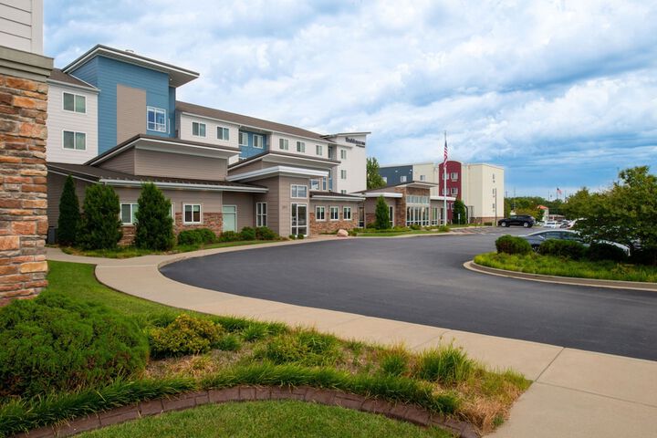 Hotel 5 of 71