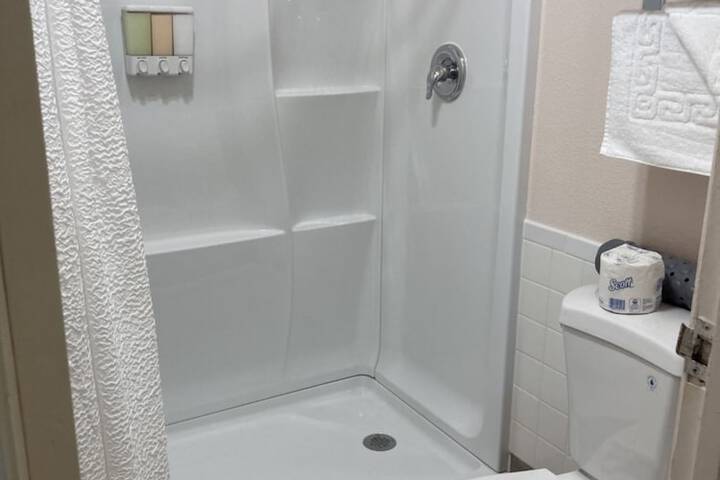 Room 12 of 125