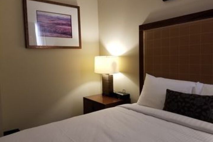 Travelodge by Wyndham Conference Centre & Suites Whitecourt
