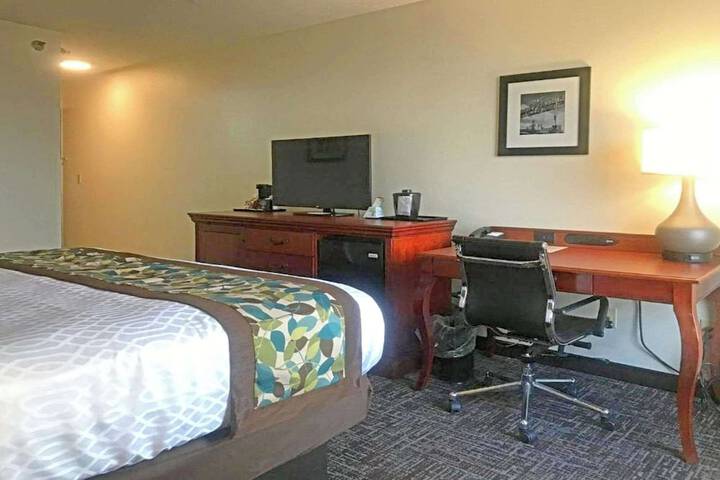 Room 25 of 42