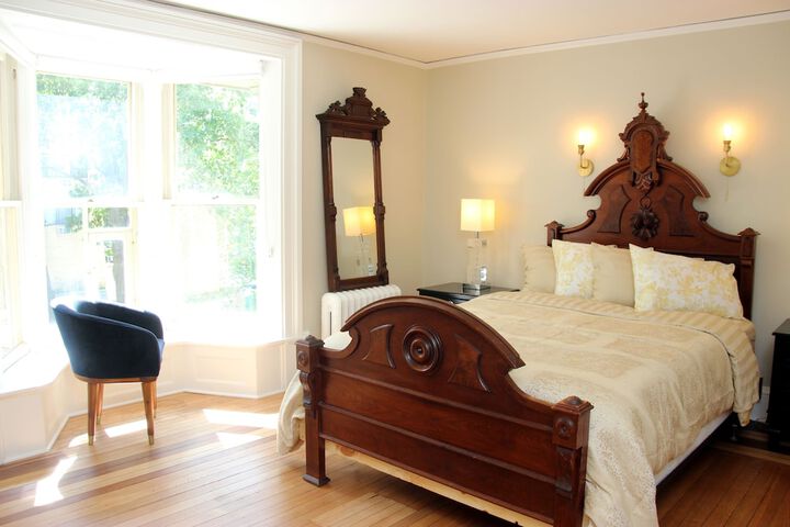 Room 9 of 22