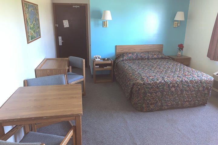 Room 10 of 18
