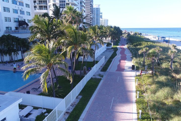 Hotel 5 of 242