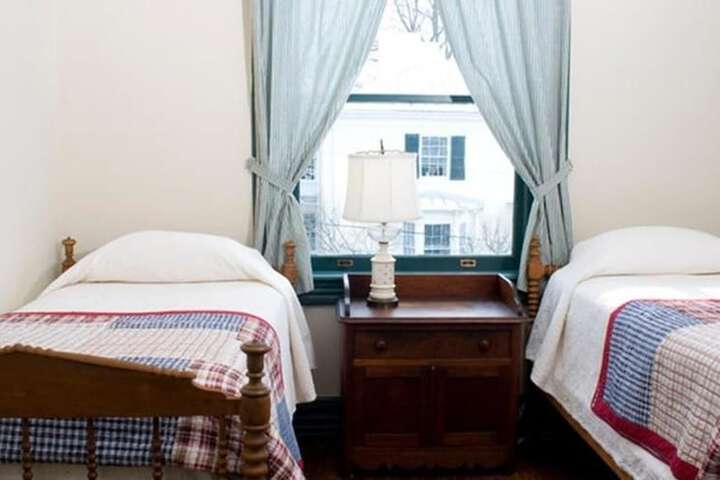 Room 7 of 65